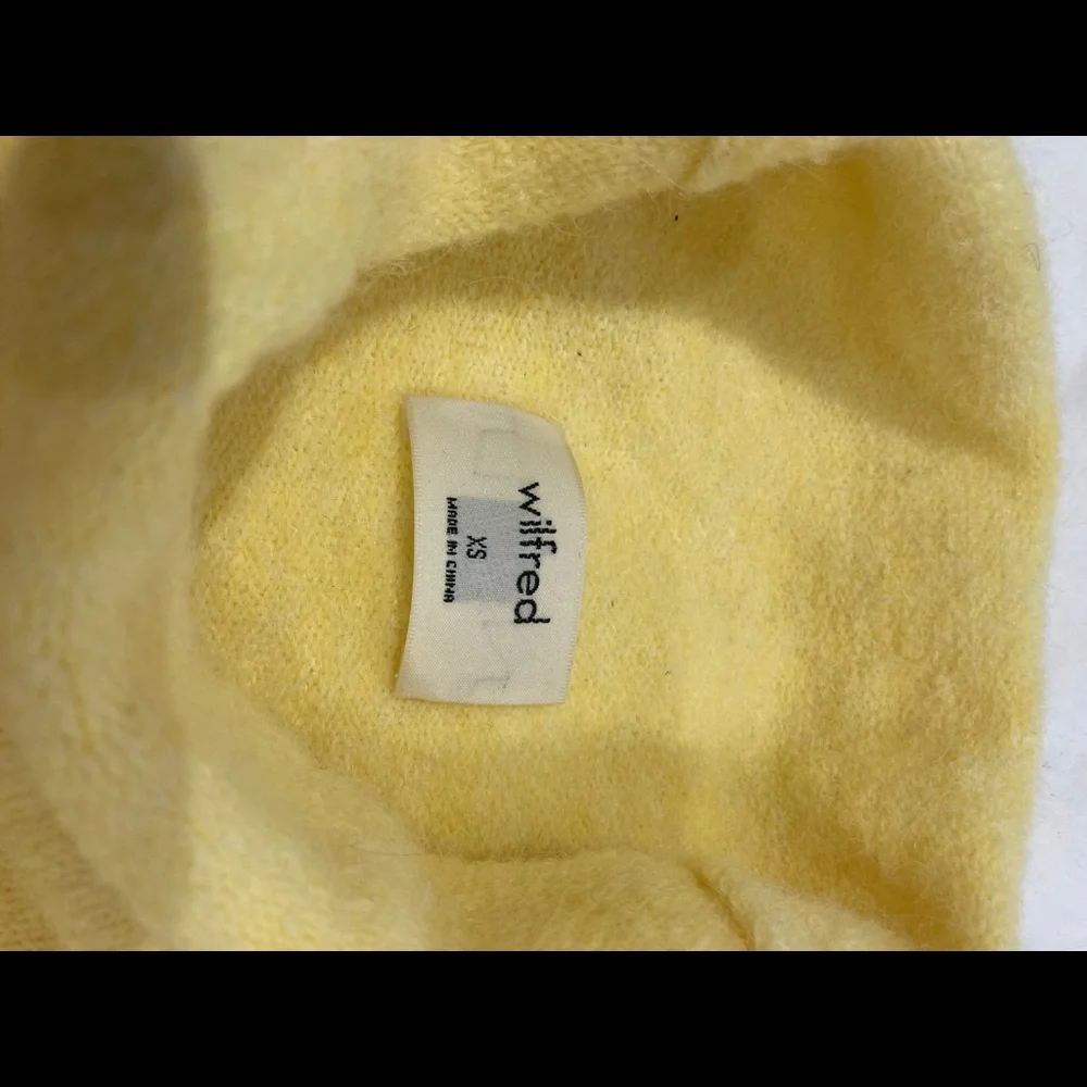 Aritiza Wilfred Lorin Sweater - Picture 4 of 4